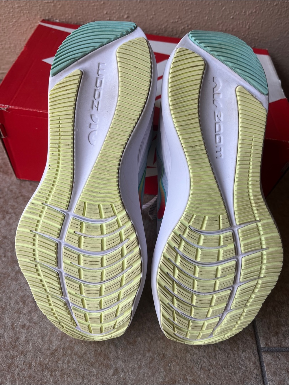 Nike Women's Aqua Mesh Running Shoes with Red Swoosh and Yellow Accents - Picture 5 of 7